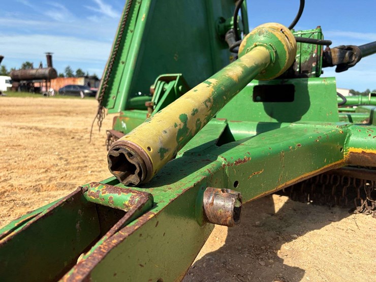 john-deere-18-image-8