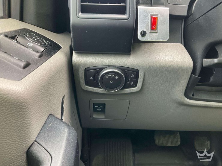 2016-ford-f150-image-16