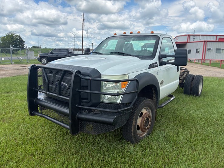 2015-ford-f550-image-1