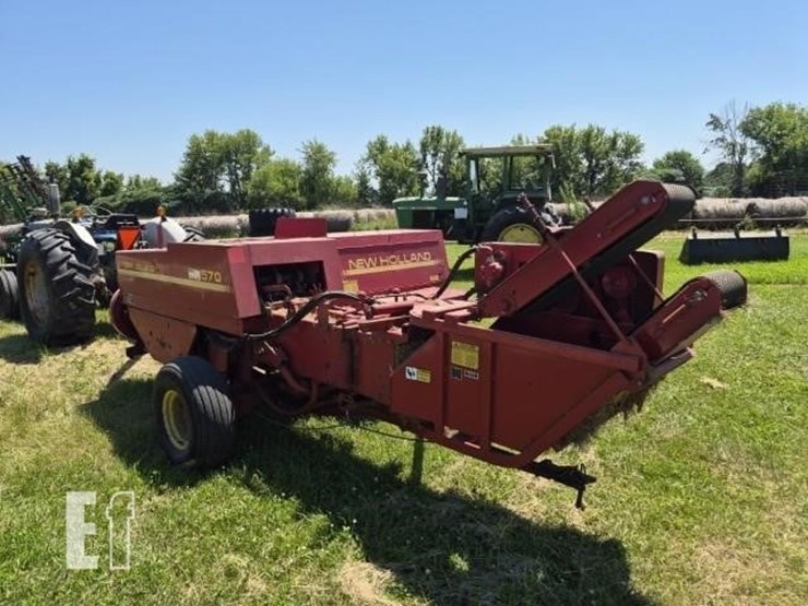 new-holland-570-image-2