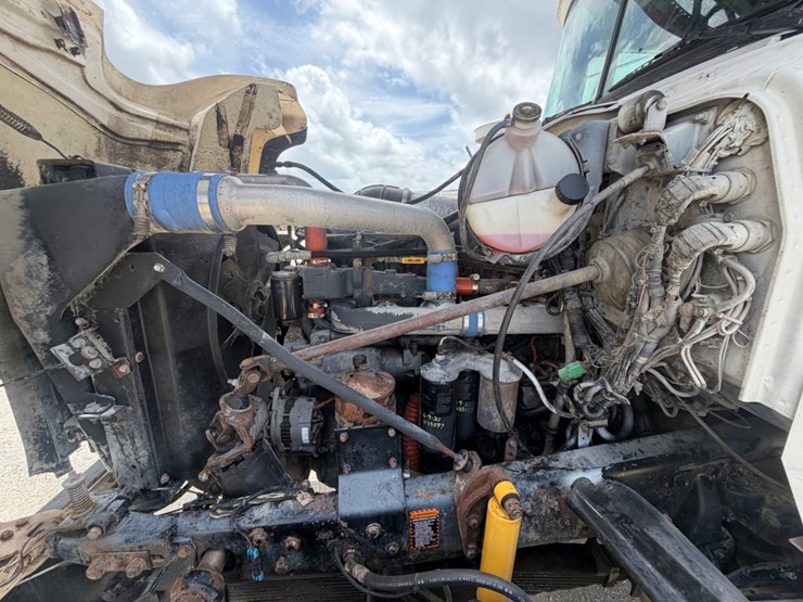1999-mack-rd688s-image-13