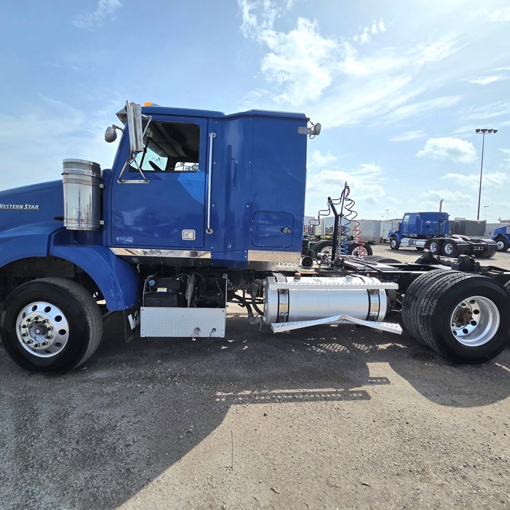 2012 WESTERN STAR 4900SB