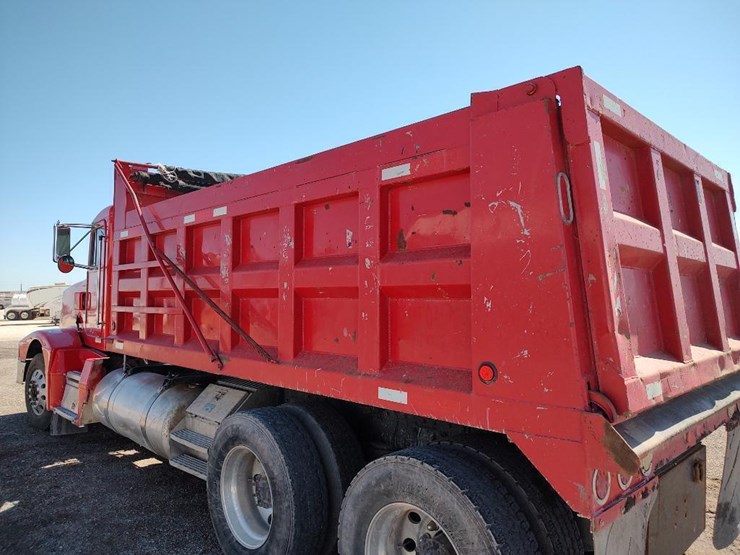 1996-peterbilt-377-image-17