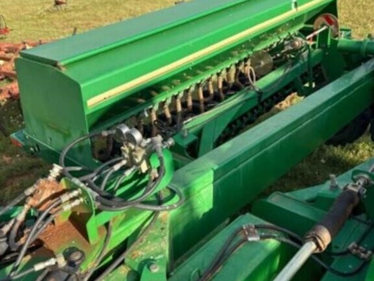 great-plains-folding-3-box-drill,-40'-image-17