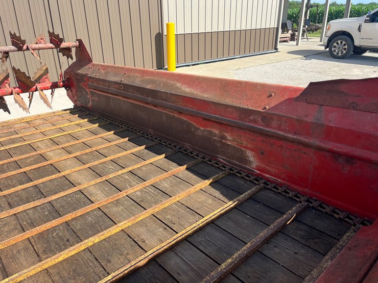 new-holland-519-image-17