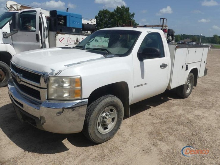 2009-chevrolet-2500hd-image-11