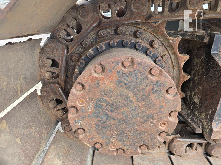 2018-deere-245g-lc-image-35