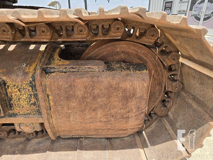 2017-caterpillar-349fl-image-31