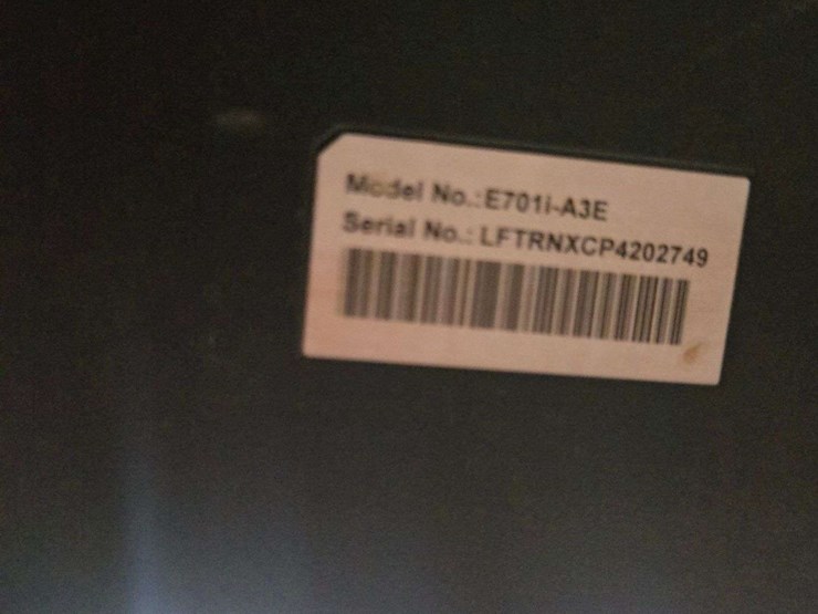 vizio-70"-flat-screen-tv-with-cable-and-remote-(no-wall-mount)-image-10