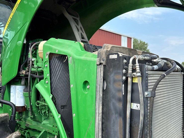 2014-john-deere-8320r-image-103