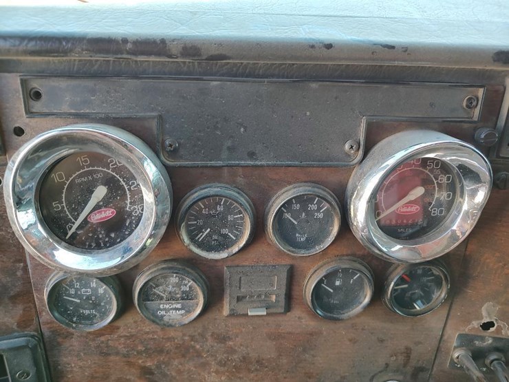 1996-peterbilt-377-image-38
