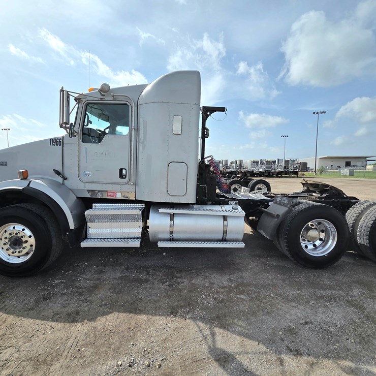 2015 KENWORTH T800
