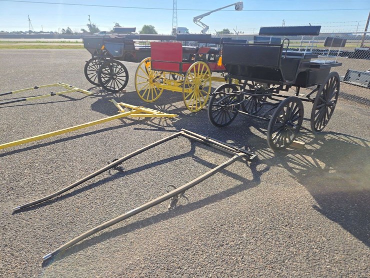 black-horse-drawn-carriage-image-1