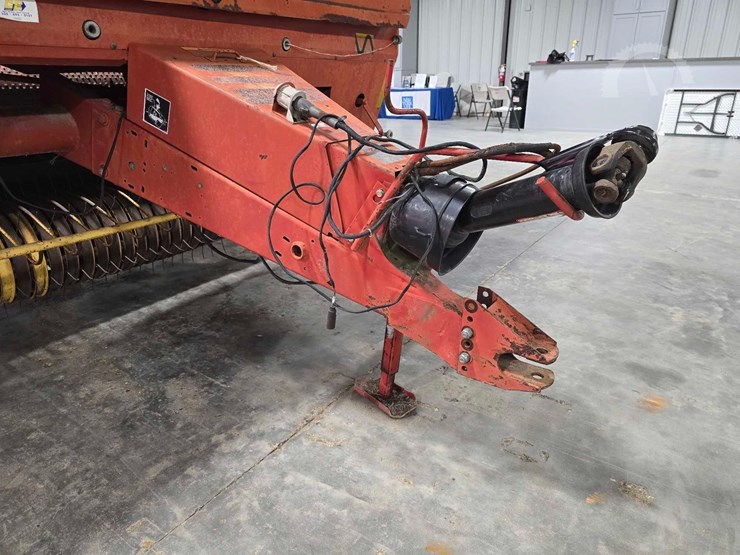 new-holland-678-image-13
