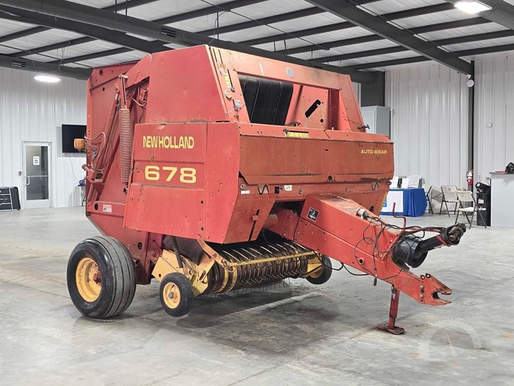 new-holland-678-image-2