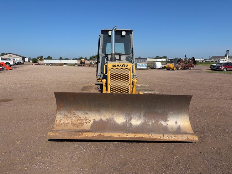 2002-komatsu-d38p-dozer-image-2