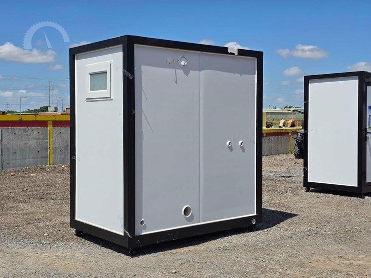 mobile-toilet-with-shower-image-4