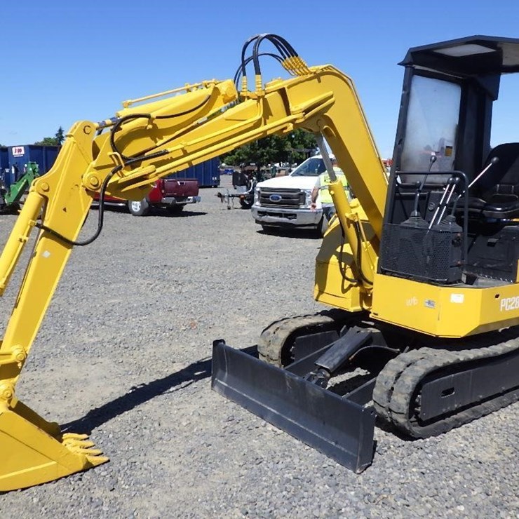 KOMATSU PC28UU