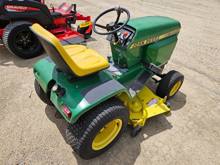 john-deere-317-image-5