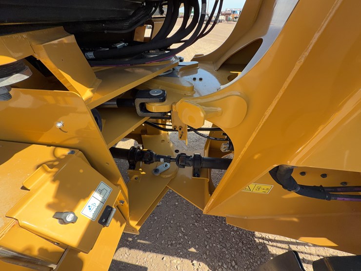 caterpillar-910-image-22