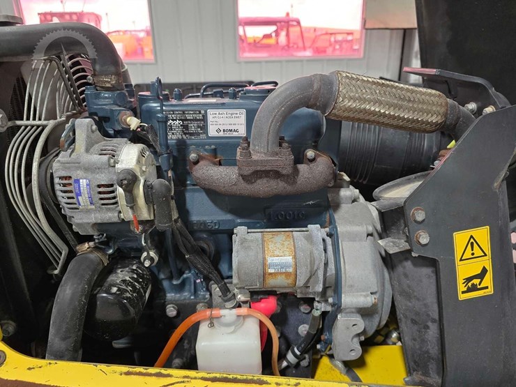 2019-bomag-bmp8500-image-21