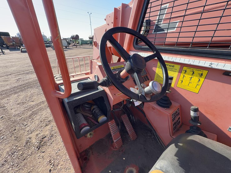 lull-international-644b-42-telehandler-image-15