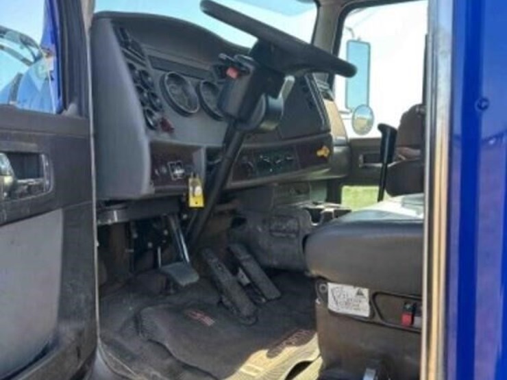 2010-kenworth-t370-image-26