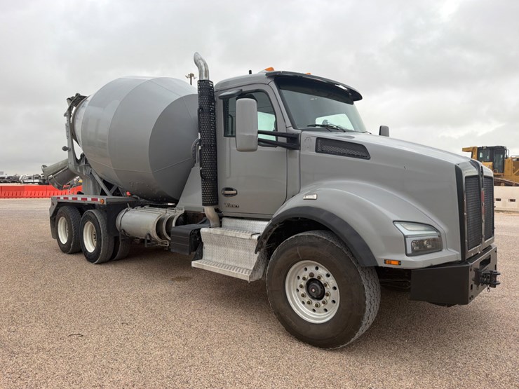 2016-kenworth-t880-image-3