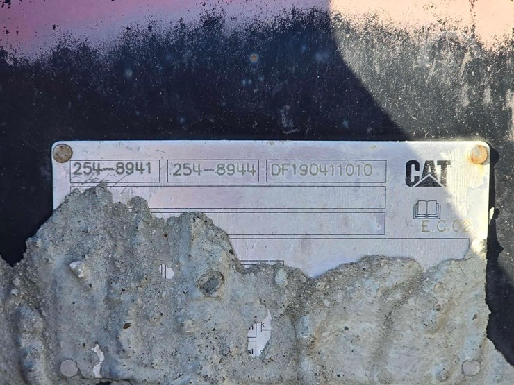caterpillar-24-image-6