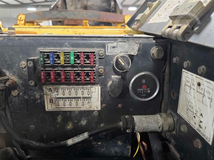 1998-bomag-bmp851-image-16
