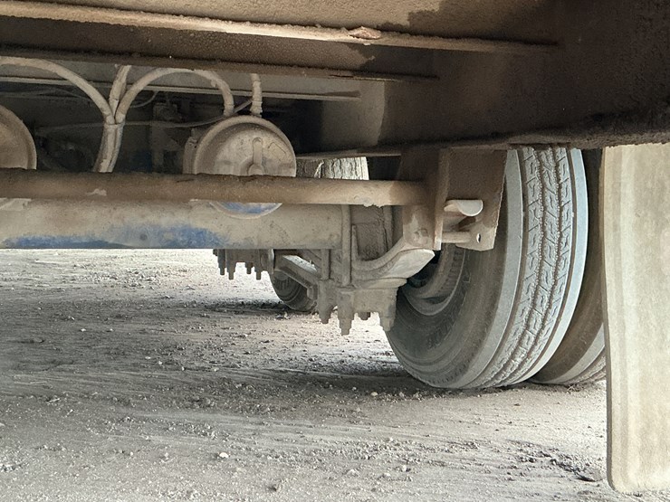 2012-utility-flatbed-image-11