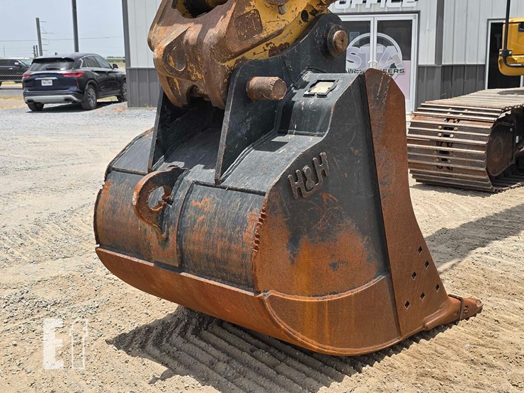 2017-caterpillar-323fl-image-11