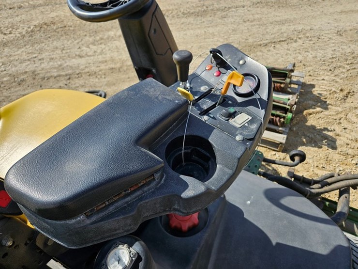 john-deere-3225c-image-27