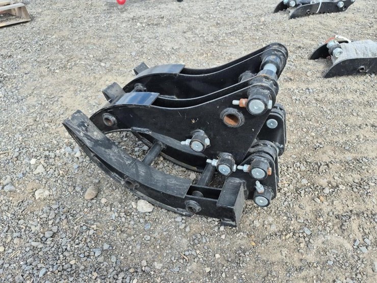 2025-future-excavator-grapple-image-2