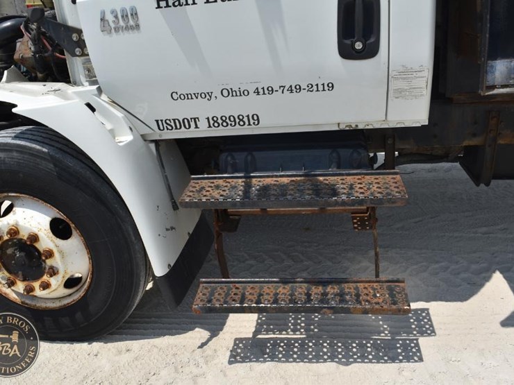 2005-international-durastar-4300-image-11
