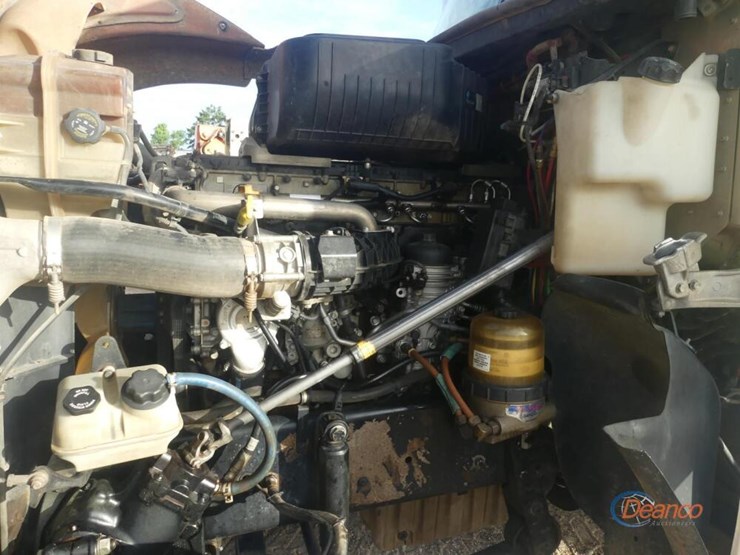 2016-freightliner-122sd-image-9