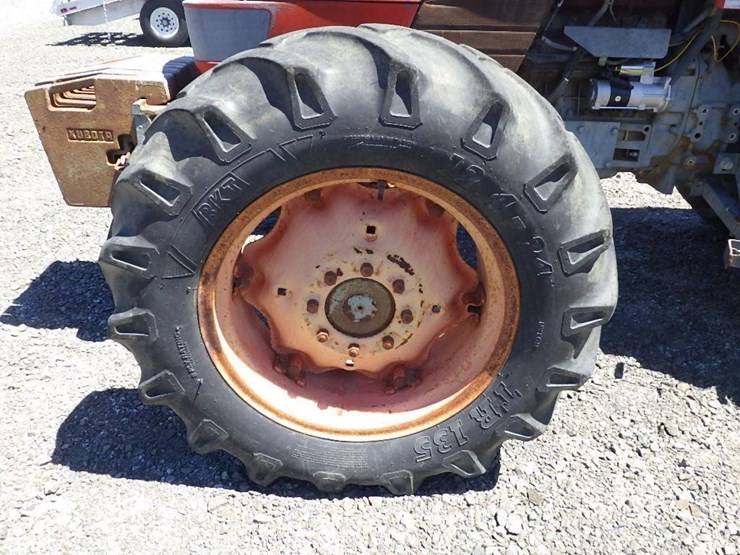kubota-m900-tractor-image-11
