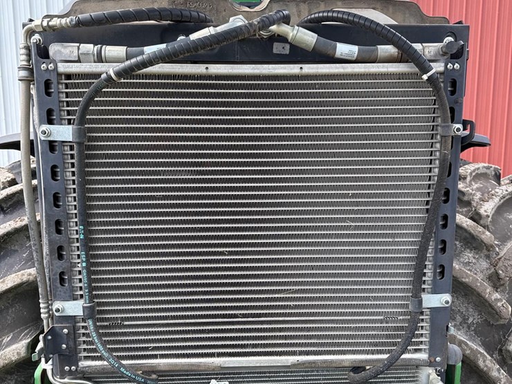 2014-john-deere-8320r-image-102