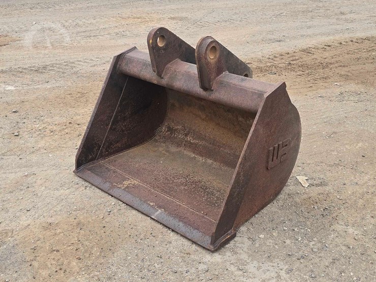 caterpillar-420-image-1