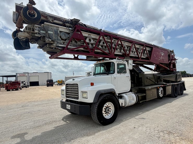 1999-mack-rd688s-image-3
