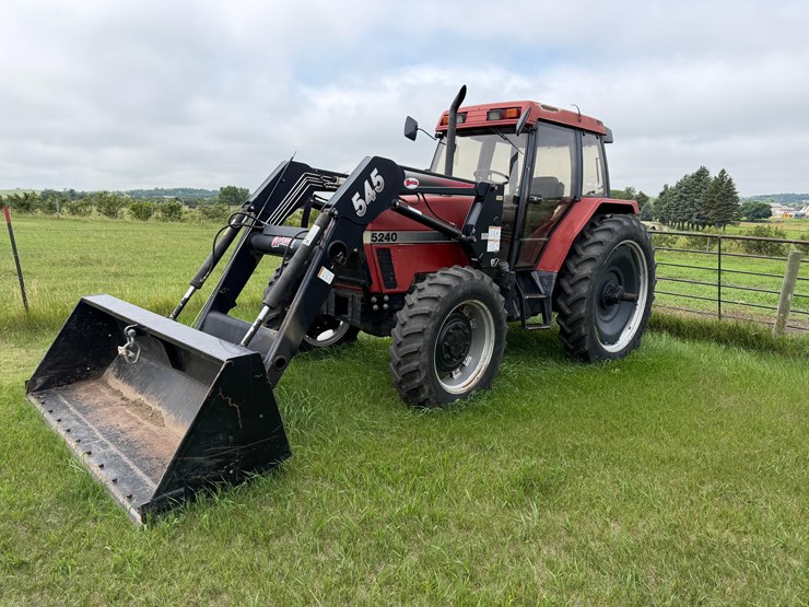 case-5240-mfwd-tractor-with-loader-image-1