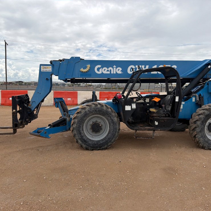 2015 GENIE GTH1056