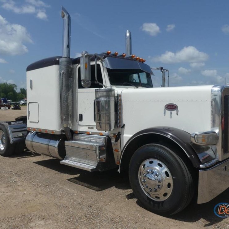 2012 PETERBILT 389