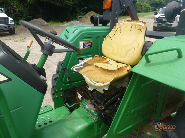 2012-john-deere-5045d-image-10