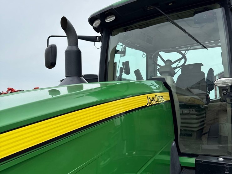 2014-john-deere-8320r-image-93