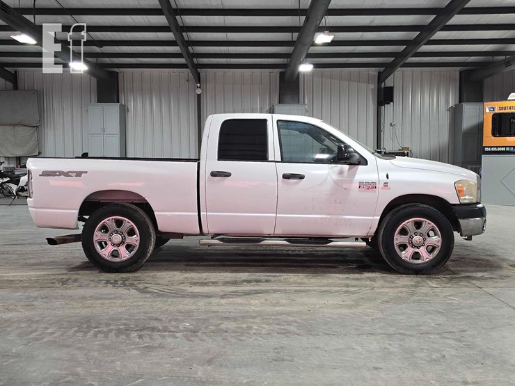 2008-dodge-2500-image-6