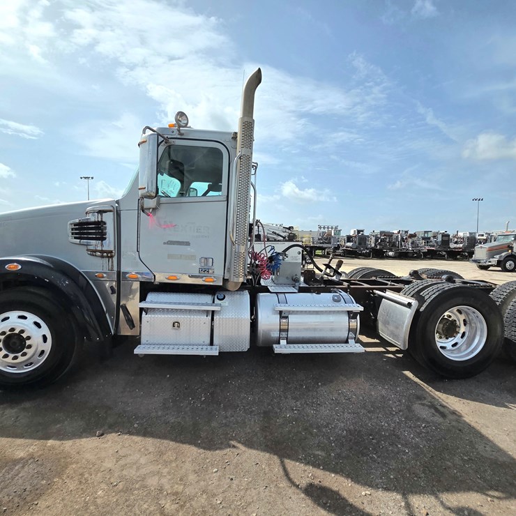 2015 FREIGHTLINER 122SD
