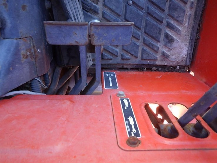 kubota-m900-tractor-image-29