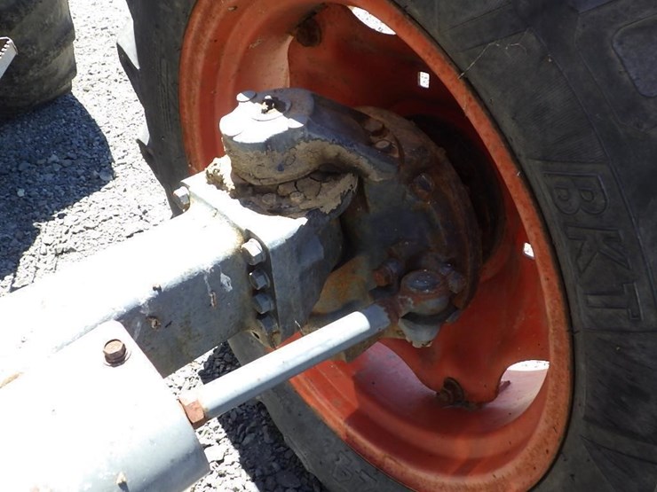 kubota-m900-tractor-image-13