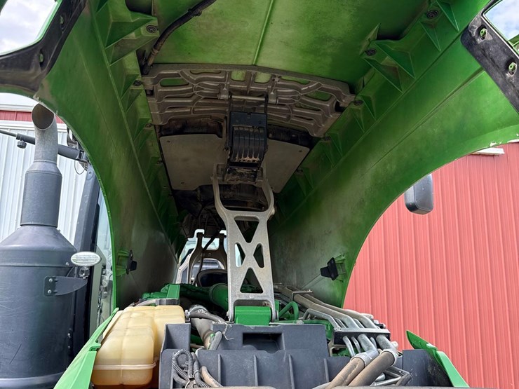 2014-john-deere-8320r-image-104